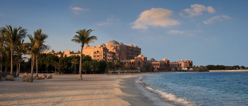 Emirates Palace Außenansicht