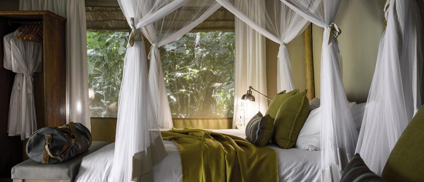 Sanctuary Gorilla Forest Camp Himmelbett