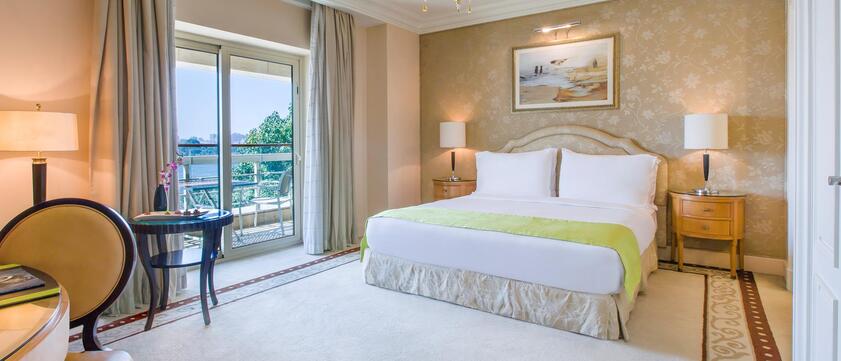 Kempinski Nile Hotel Garden City Cairo Deluxe Zimmer