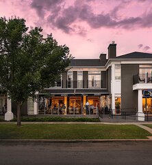 Arts Kensington Außenansicht