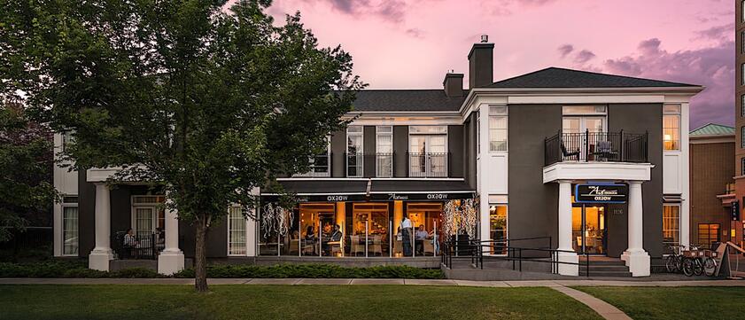 Arts Kensington Außenansicht