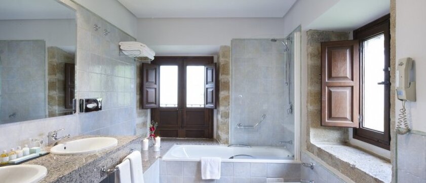 Parador de Cangas de Onis Badezimmer