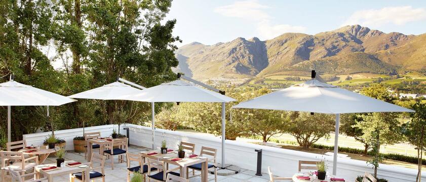 Mont Rochelle Hotel Terrasse mit Blick