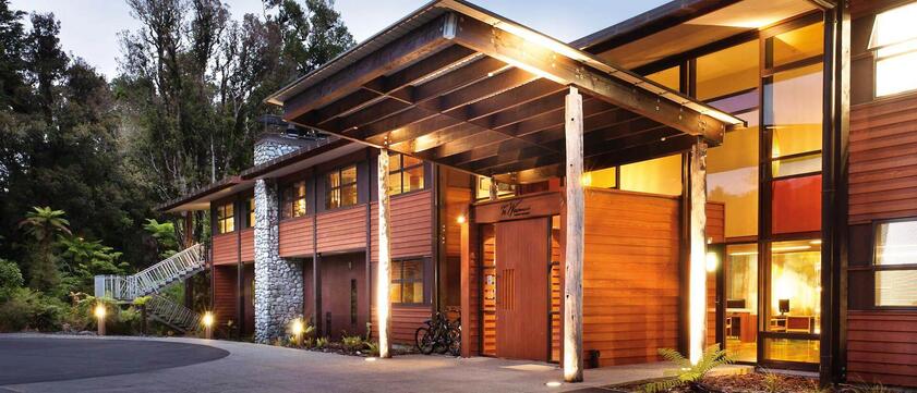 Te Waonui Forest Retreat Außenansicht