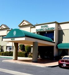 Pacific Gardens Hotel Außenansicht