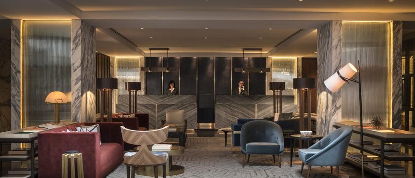 Four Seasons Hotel Rezeption