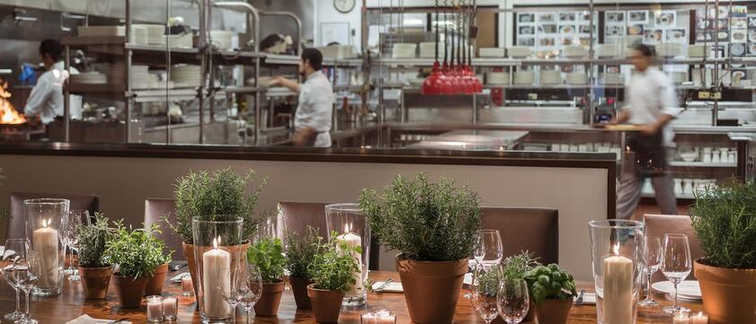 Four Seasons Hotel Restaurant