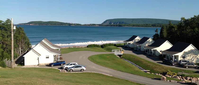 LANTERN HILL & HOLLOW