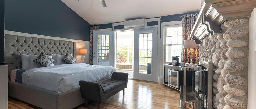 LANTERN HILL & HOLLOW