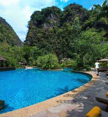 The Banjaran Hotsprings Retreat Pool