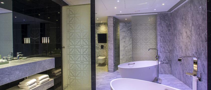 Parklane Zypern Badezimmer