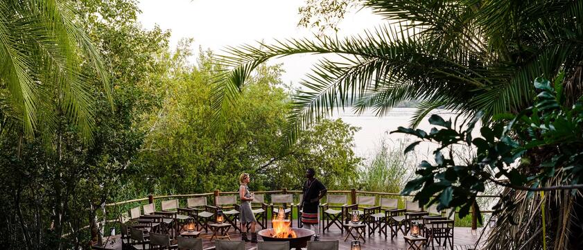 Sanctuary Sussi & Chuma Lagerfeuer