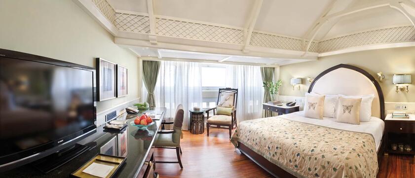The Taj Mahal Palace Club Room