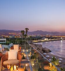 Crowne Plaza Muscat Dachterrasse