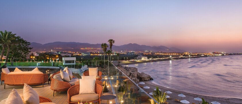 Crowne Plaza Muscat Dachterrasse