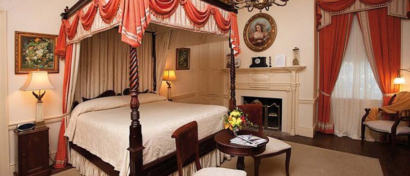 Monmouth Historic Inn & Gardens Deluxe Room