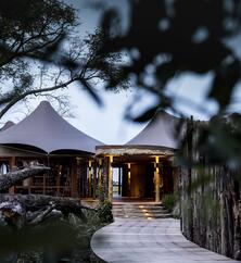 Mombo Camp Eingangsbereich