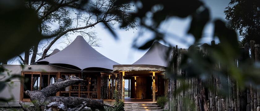 Mombo Camp Eingangsbereich