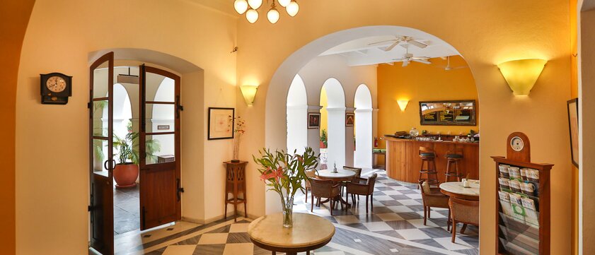 Palais de Mahe Lobby