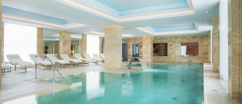 Grand Hotel Kempinski Riga Innenpool