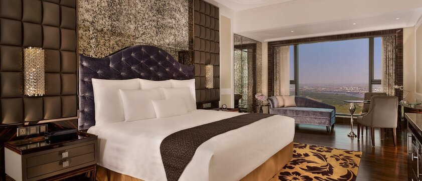 The Reverie Saigon Deluxe Zimmer