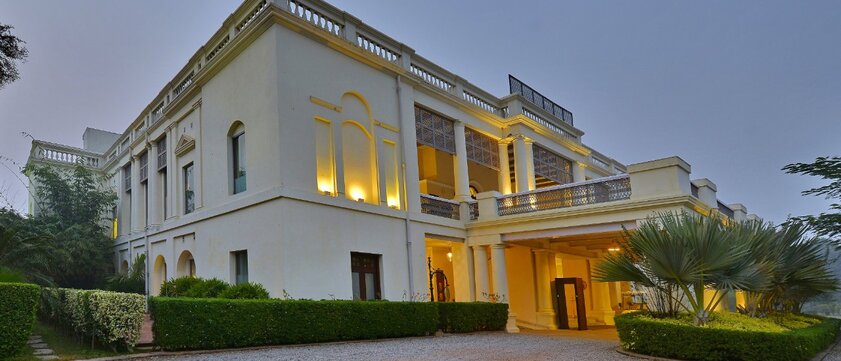 Taj Nadesar Palace Außenansicht