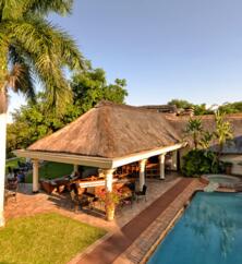Ilala Lodge Pool mit Aussicht