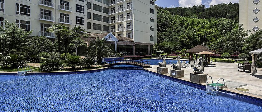 Pool vom Pullman Hotel in Zhangjiajie