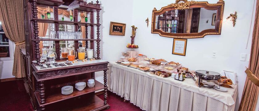 Hostal de Su Merced Buffet