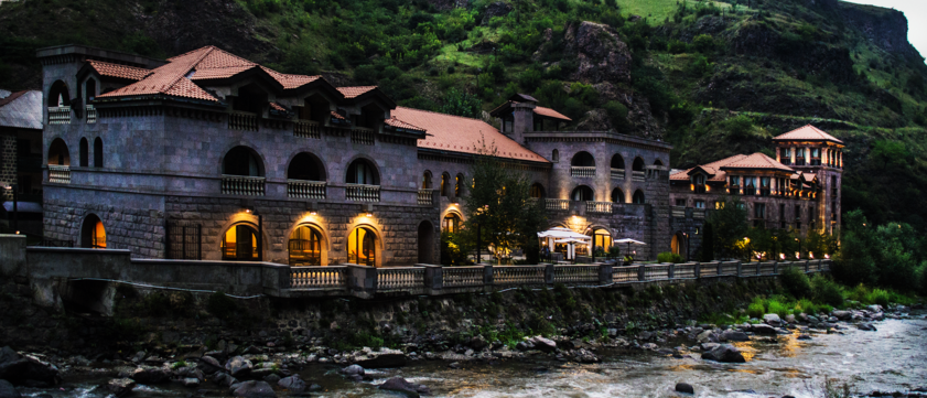 Tufenkian Avan Dzoraget Hotel Außenansicht