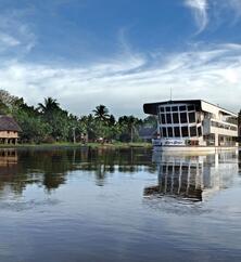 MV Sepik Spirit auf dem Wasser