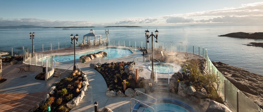 Oak Bay Beach Hotel Außenpool