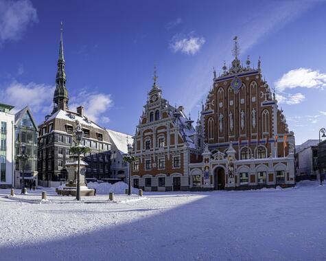 Riga Schwarzhäupterhaus vor Markplatz