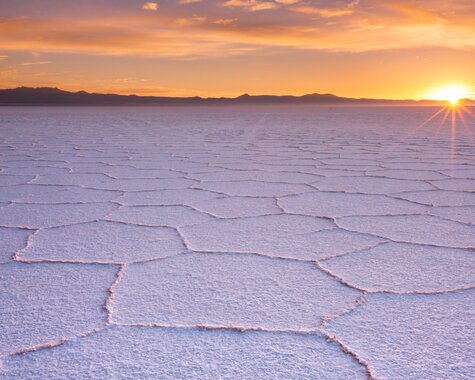 Bolivien Salzpfanne Salar de Uyuni bei Sonnenaufgang