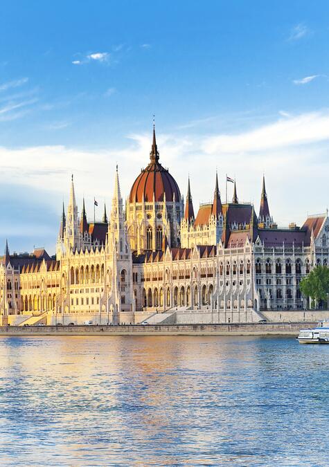 Amadeus Queen Silvesterkreuzfahrt Donau Budapest