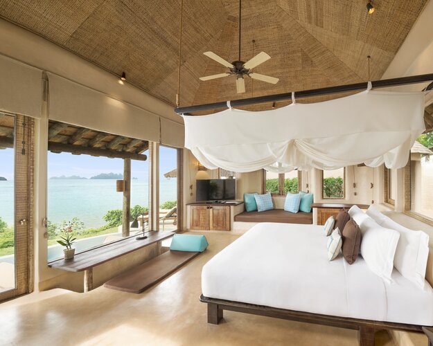Seaview Pool Bedroom