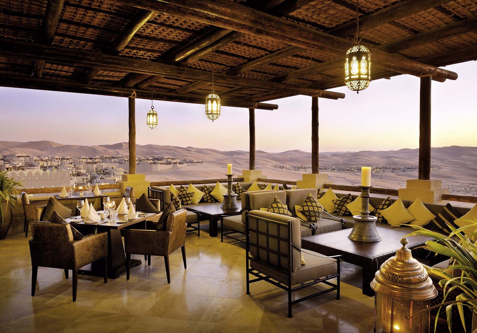Qasr al Sarab Desert Resort by Anantara Lounge