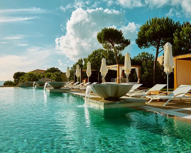 Griechenland - Pool The Westin Resort Costa Navarino