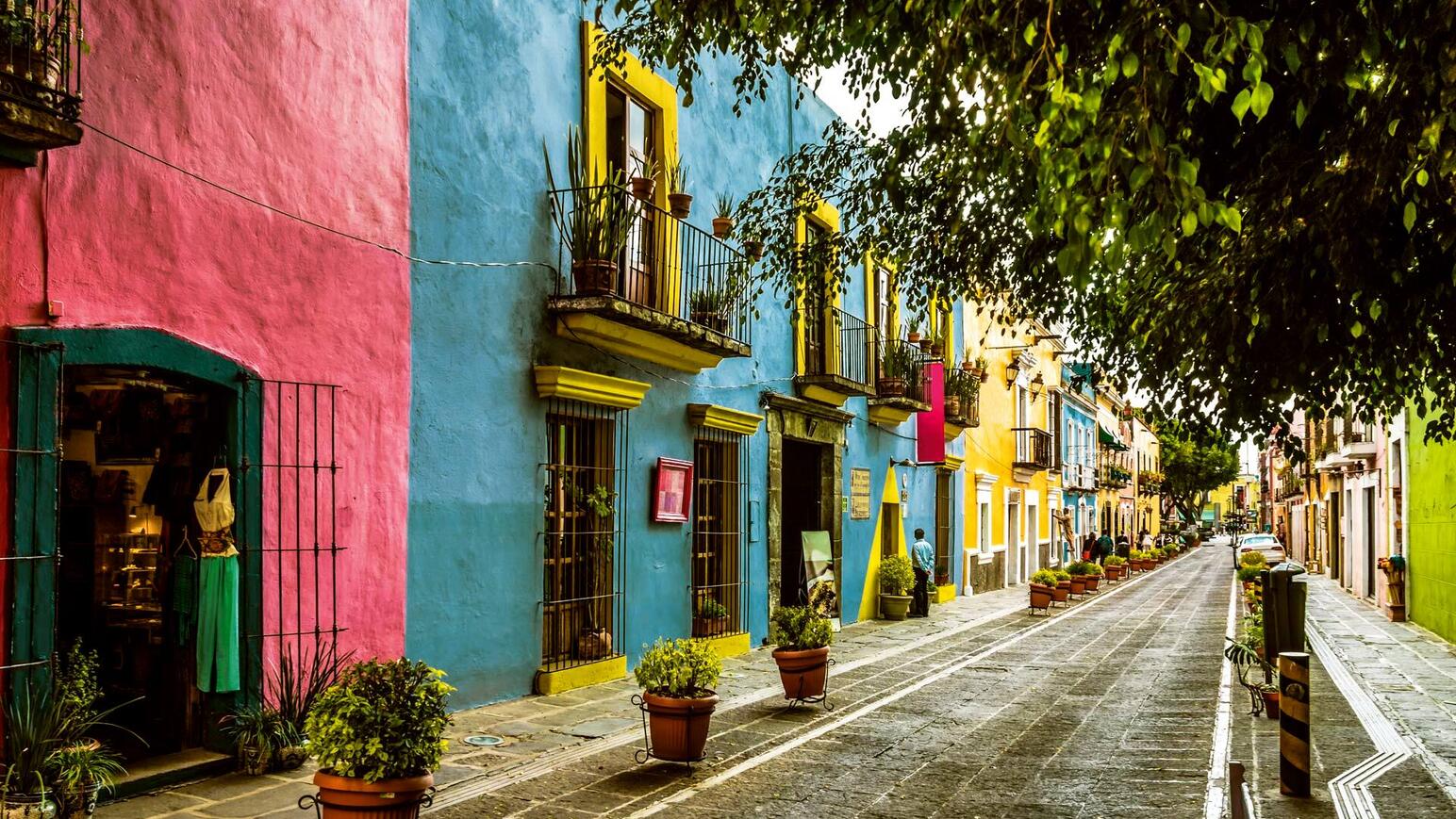 Mexiko - Bunte Seitenstrasse