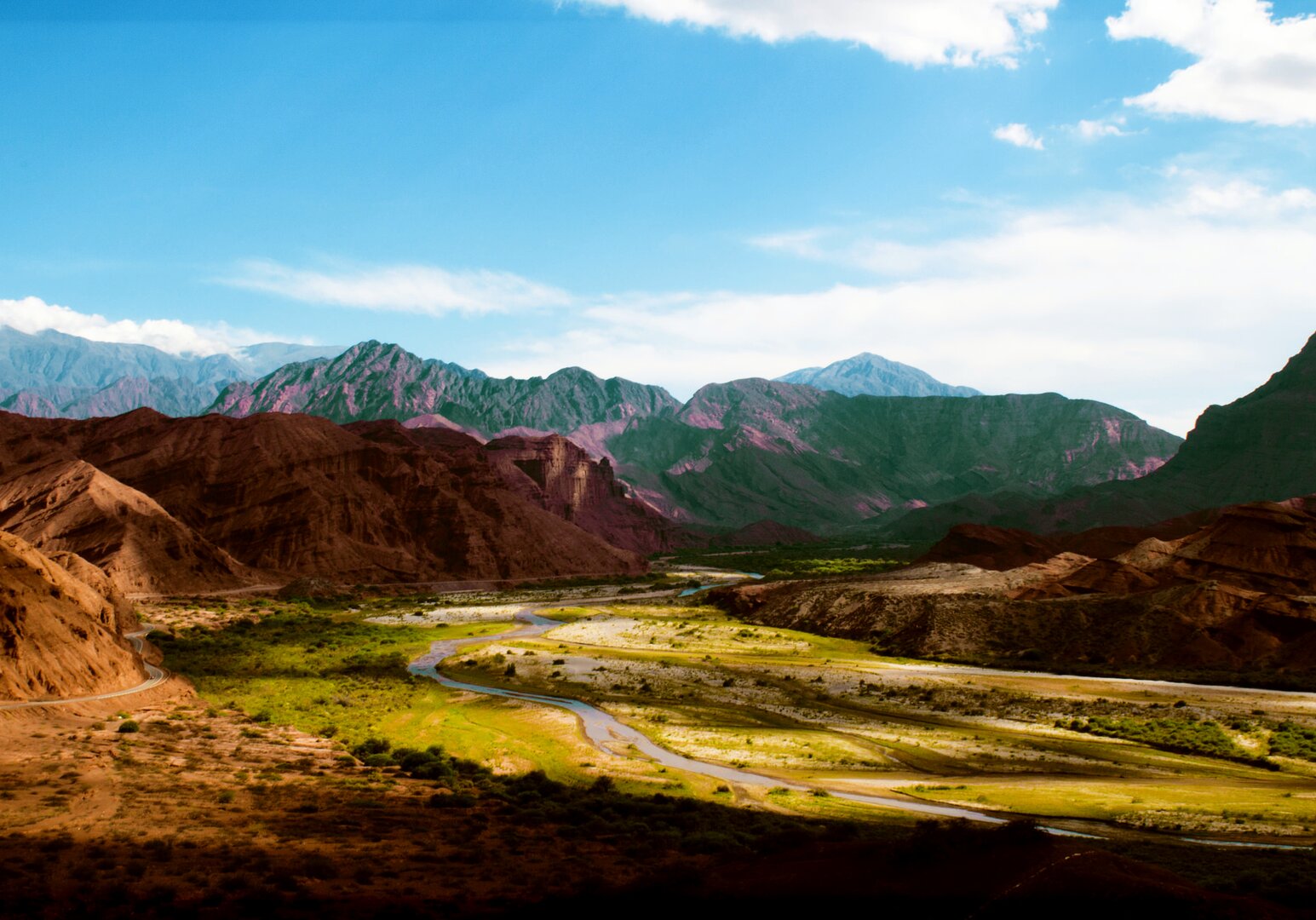 Suedamerika - Ausblick auf die Weinplantagen
