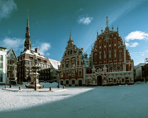 Riga Schwarzhäupterhaus vor Markplatz