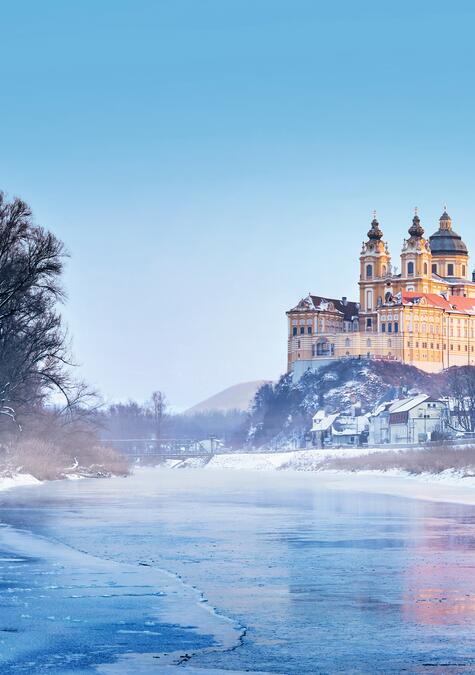 Amadeus Queen Silvesterkreuzfahrt Donau Stift Melk