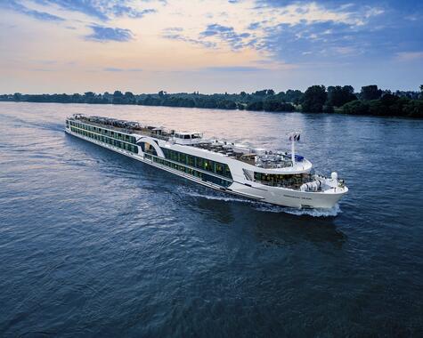 Amadeus Queen Silvesterkreuzfahrt Donau Schiff