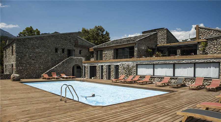 Hotel e casselle Schwimmbad