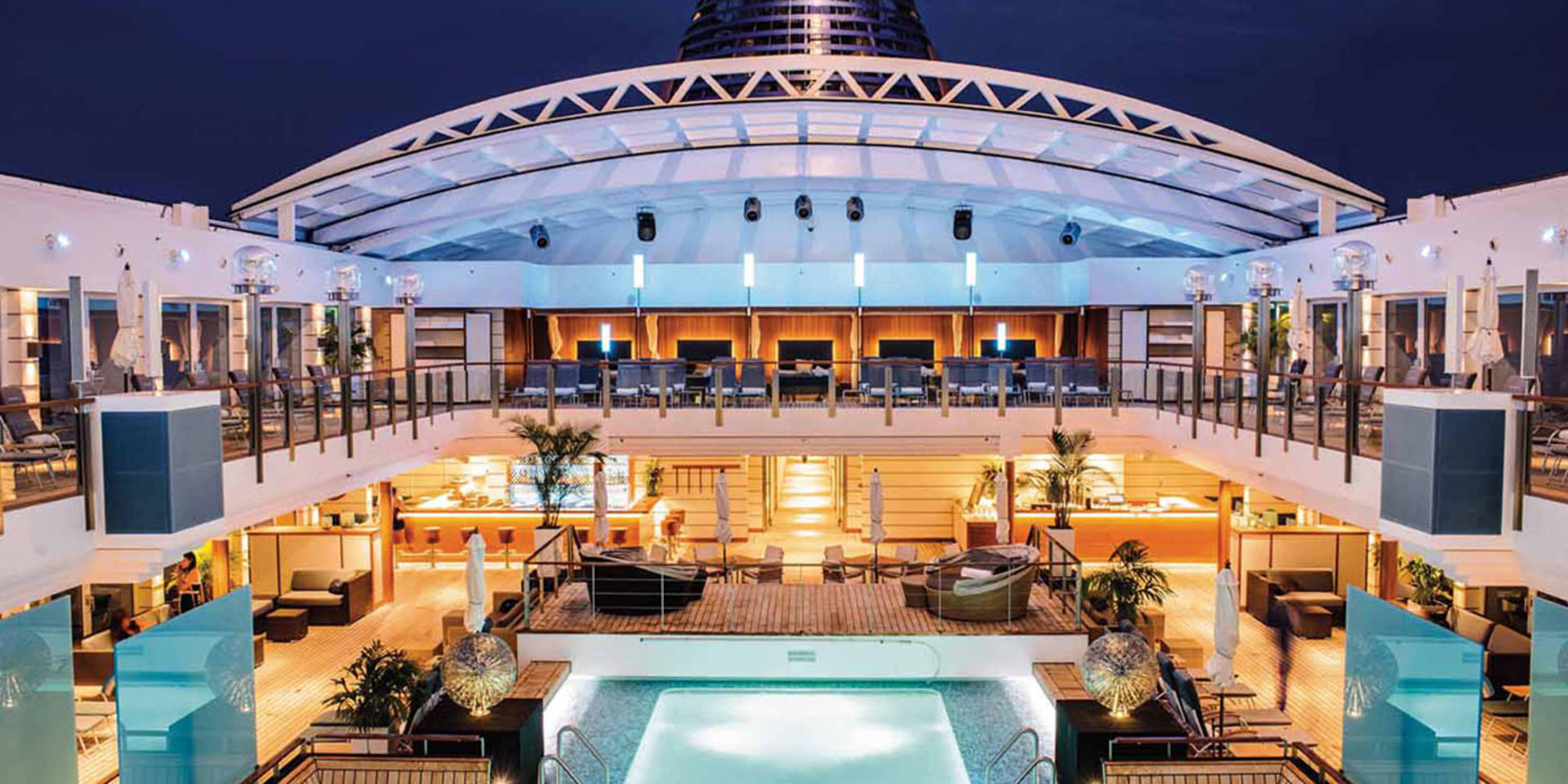 Im Pool oder an der Poolbar – wo erfrischt man sich am besten?