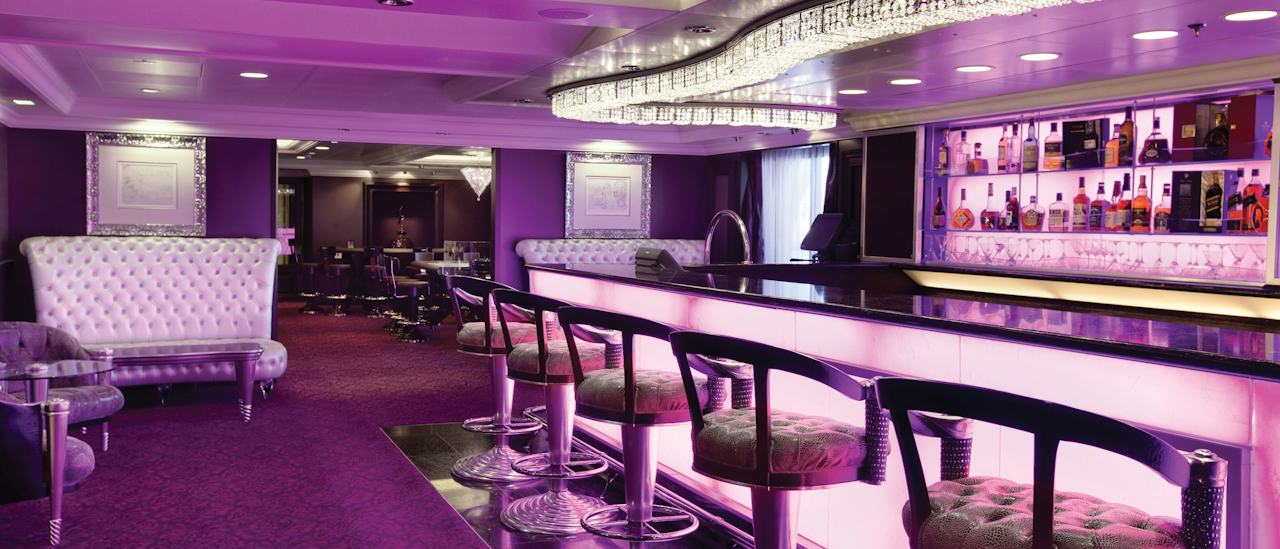 Genießen Sie einen Drink in der Casino-Bar