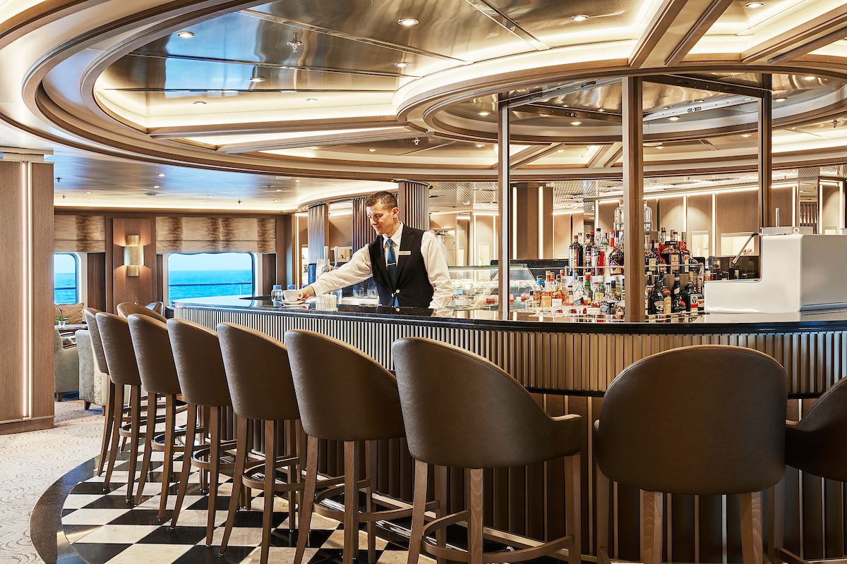 Genießen Sie einen Drink in der Arts Bar