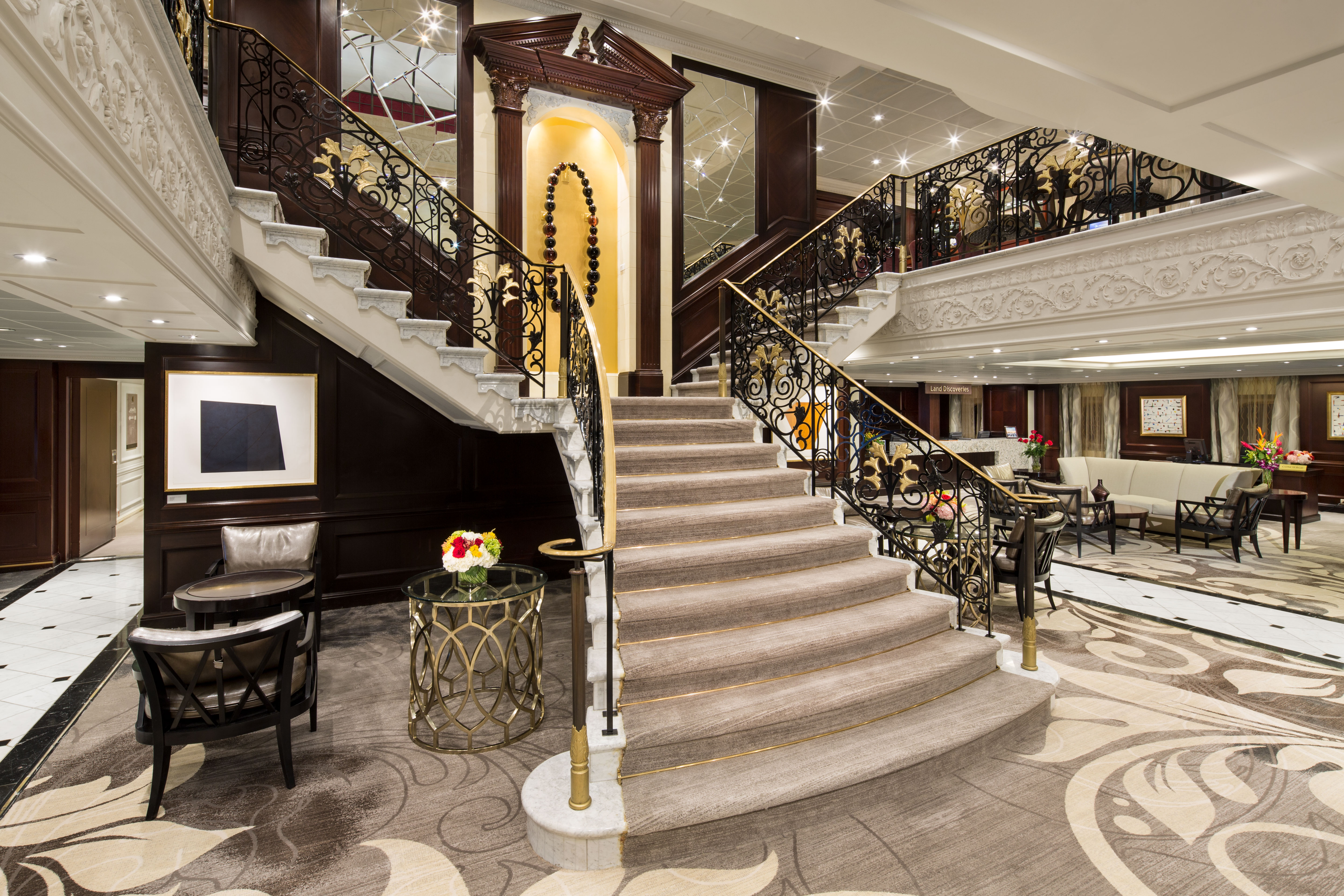 Eine klassische, von der Titanic inspirierte Treppe.