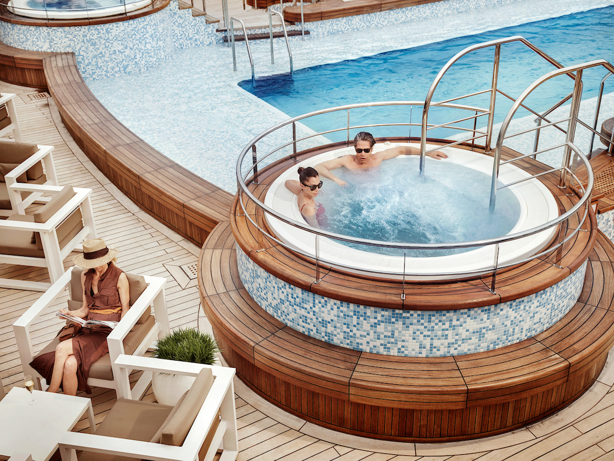 Entspannen Sie in einem der Whirlpools.