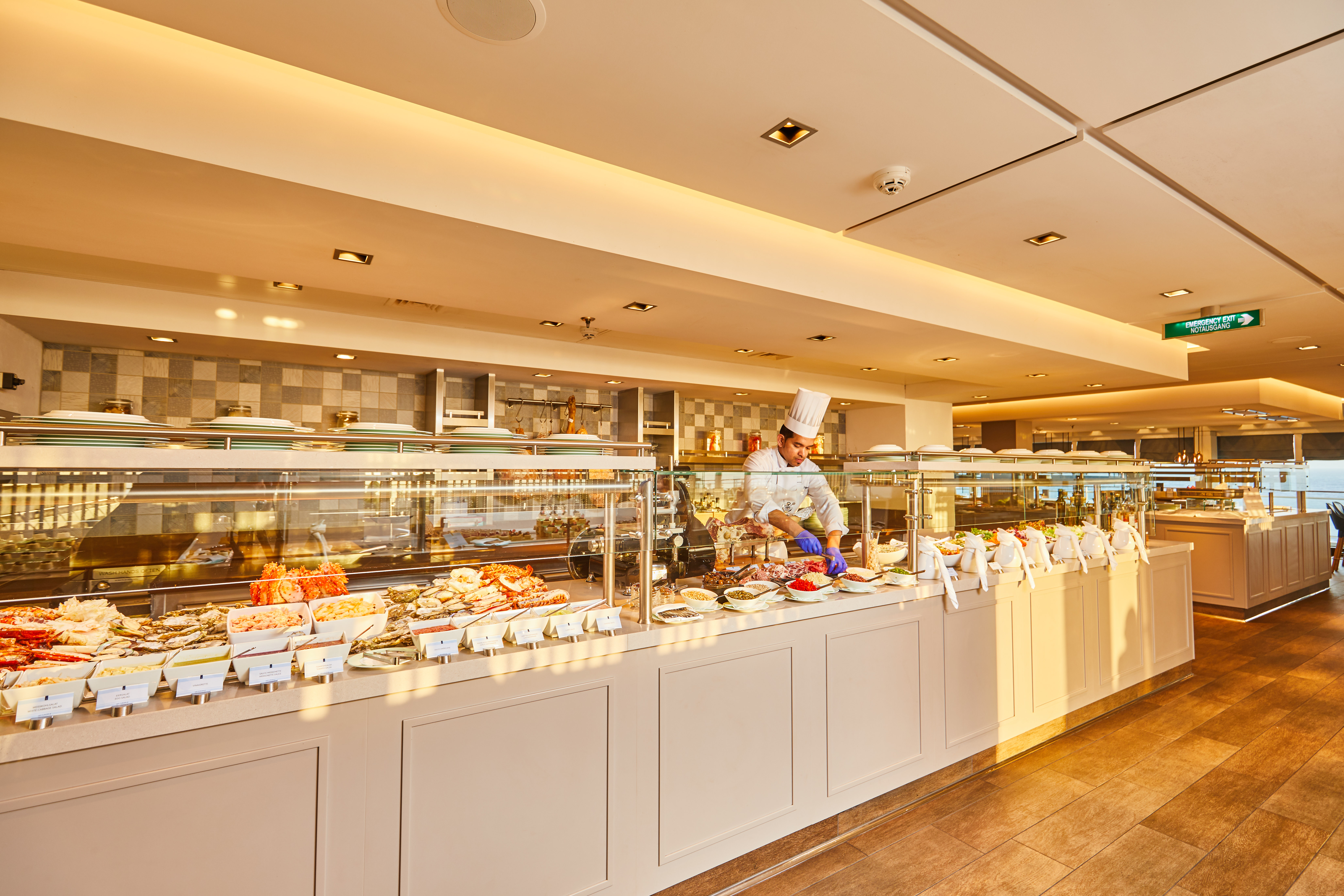 Grillspezialitäten und Kulinarisches vom Buffet